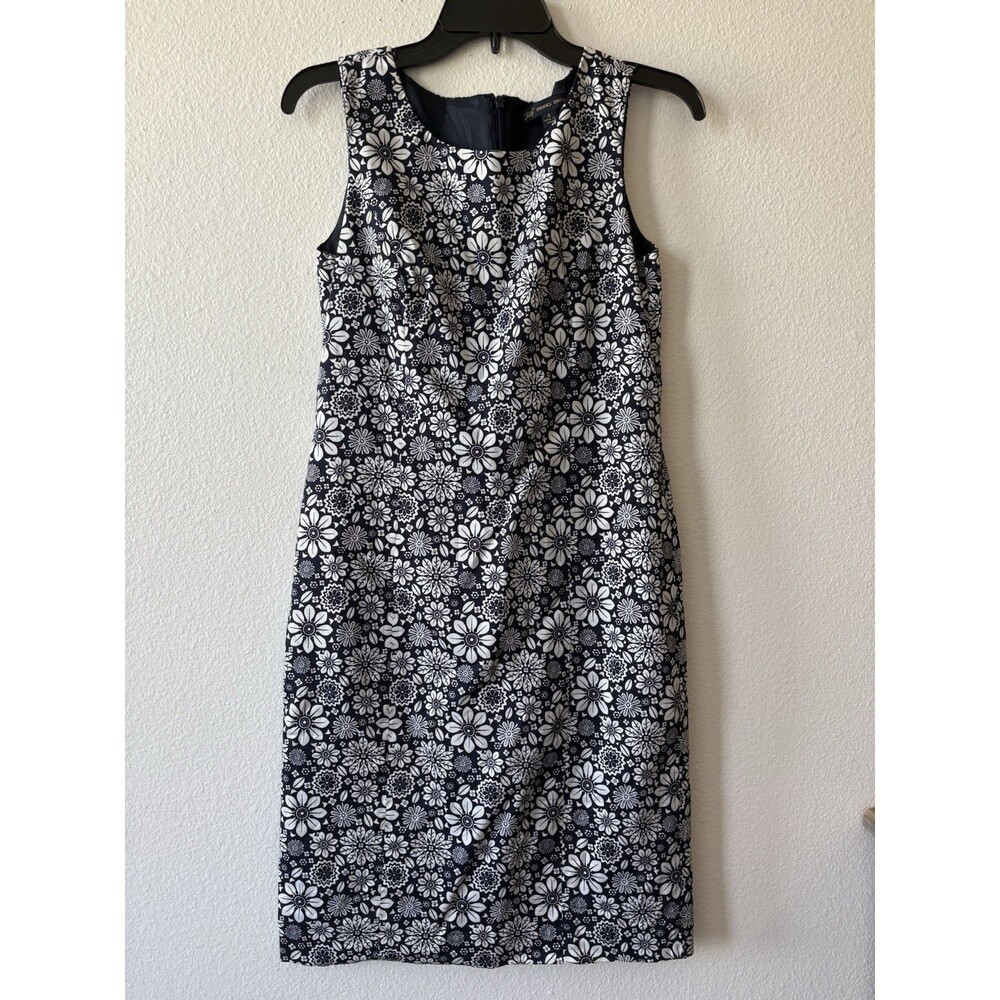 Brooks Brothers Women's Blue And White Floral Sleeveless Dress Size 4